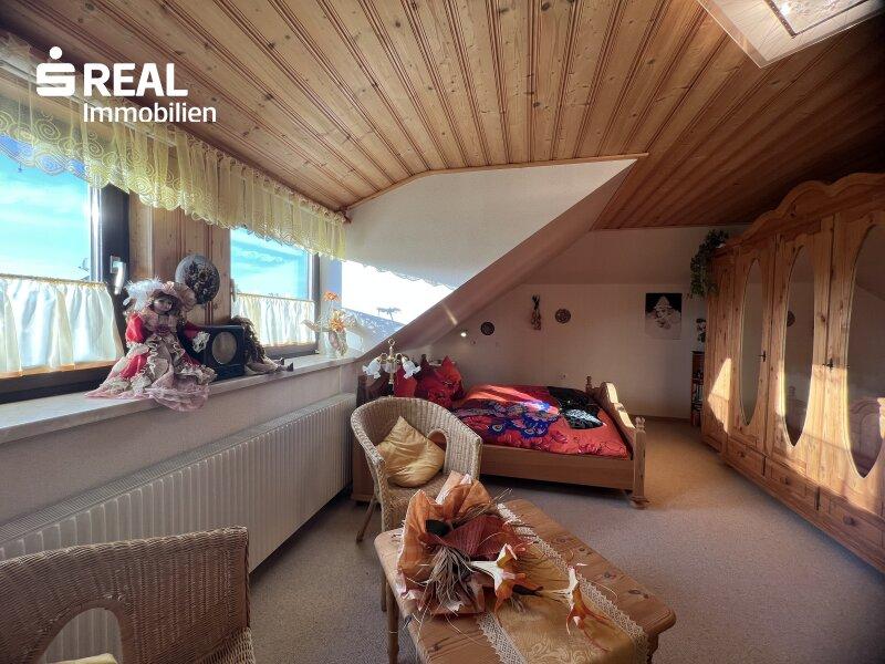 Schlafzimmer 1 DG