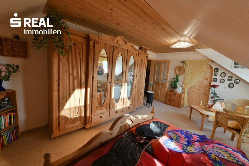 Schlafzimmer 1 DG