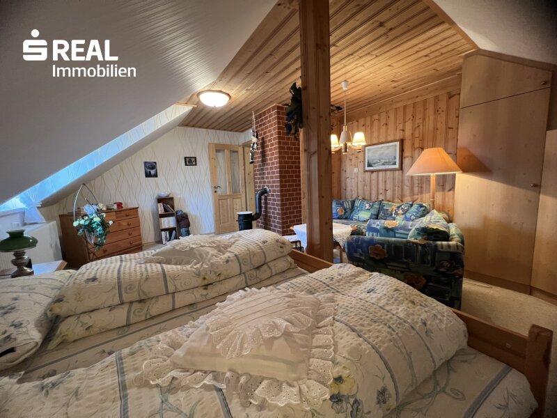 Schlafzimmer 2 DG