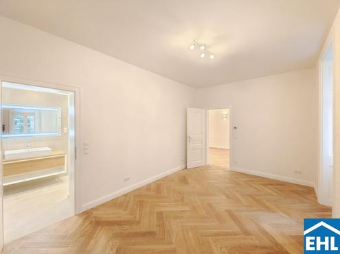 Erstbezug nach Sanierung: Attraktive 2 Zimmer-Altbauwohnung im Stuwerviertel