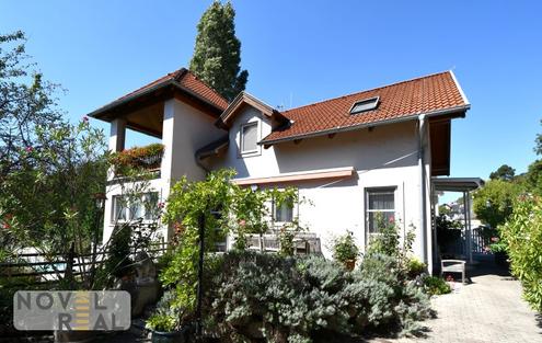 Gepflegte Villa in Langenzersdorf: 1.500 m² Grundstück, Pool, Garage mit 6 Stellplätzen
