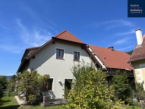 Modernes Zinshaus im Zentrum von Drnstein