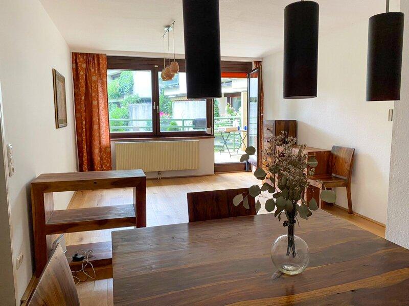 Wohnzimmer Richtung Balkon