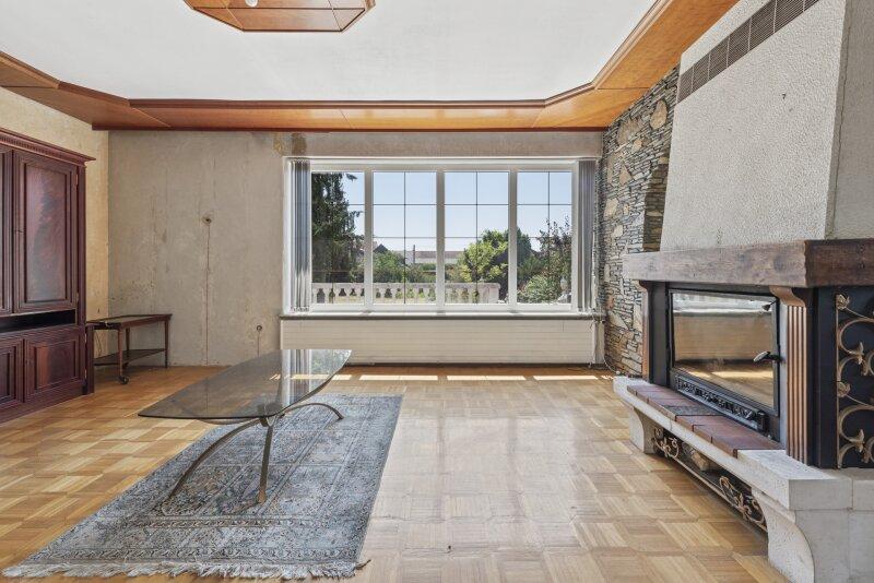 Wohnzimmer mit Kamin
