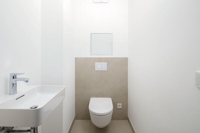 Separate Toilette