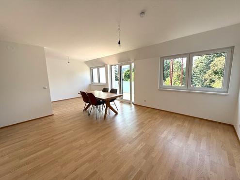 Erstbezug + Balkon ca. 11 m² + Küche Wert ca.  22.000 + 1 Garagenplatz im Eigentum