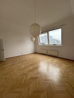 Julius-Tandler-Platz: 2-Zimmer mit hohen Decken im Haus mit Lift!