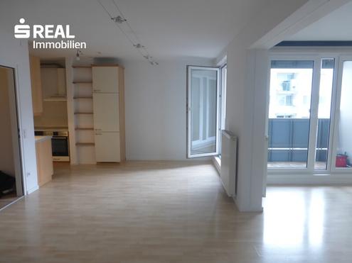 Modernes Studio mit Loggia und perfektem Grundriss