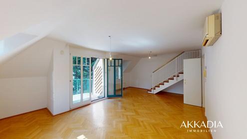 Elegante Dachgeschosswohnung mit Gartenblick, Terrassen und Garage