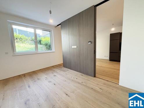 3-Zimmerwohnung mit Pool & Eigengarten!