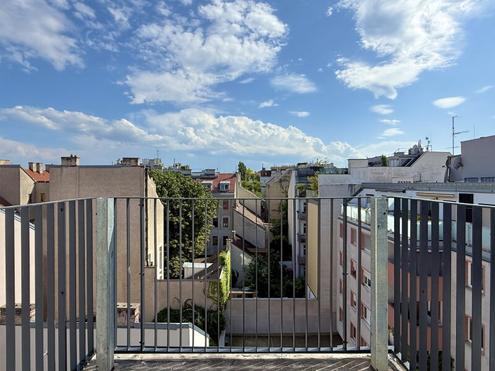 Erstbezug I Neubau I Dachgeschoss I Außenfläche Innenhoflage I  U-Bahn Nähe I Luftwärmepumpe inkl. Kühlung I