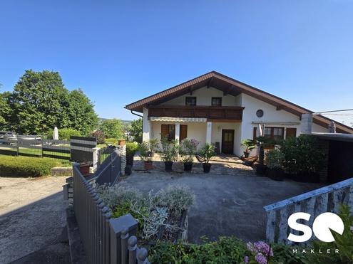#SQ - FORCHTENSTEIN: 2 WOHNHUSER MIT BURGBLICK IN TRAUMHAFTER LAGE