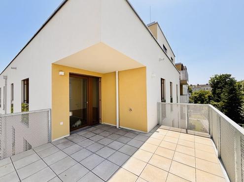 Erstbezug! Traumhafte 3-Zimmer-Terrassen-Wohnung nächst Innenstadt und Bahnhof | Tiefgaragenplatz | Herrlicher Grünblick | Ruhe des Innenhofs