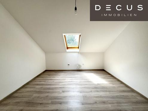 | CHARMANTE DACHGESCHOSSWOHNUNG | HELL & ZENTRAL | 4. OG | IDEAL FR SINGLES & STUDENTEN | TOP LAGE  | NHE UNI