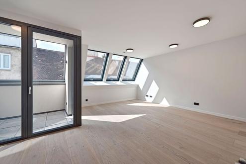 Sonniger Erstbezug mit S�dwest-Loggia in neu ausgebautem Dachgescho�!