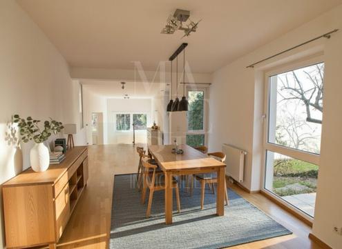 MODERNES, KLIMATISIERTES EINFAMILIENHAUS mit 2 Garagen