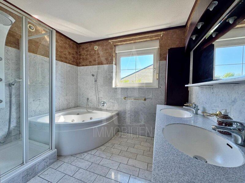 Badezimmer EG