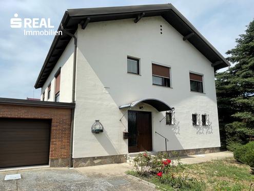 Charmantes Einfamilienhaus mit groem Garten in Frauenkirchen