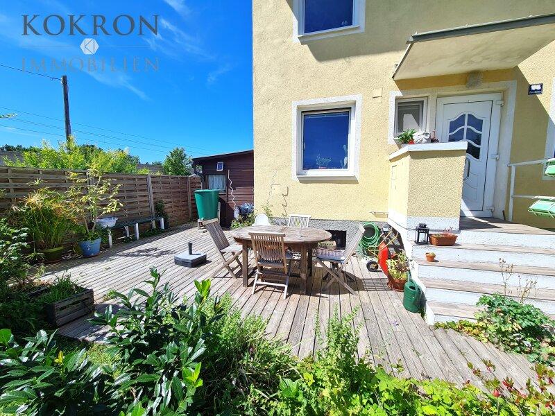 groe Terrasse mit Gertehaus