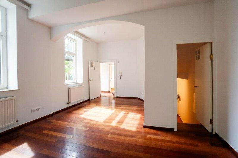 Wohnzimmer_Abgang Keller