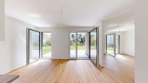 floé 225 - großzügiger und ruhiger Eigengarten: 3 Zimmerwohnung mit 3 Terrassen und 179m2 Eigengarten