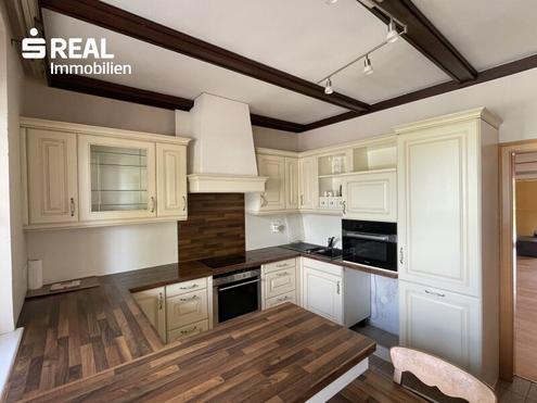 Großzügiges Einfamilienhaus mit Pool und großem Garten - Wohnen mit Komfort