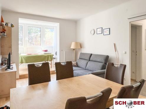Entzckende 3-Zimmer-Wohnung in absoluter Hofruhelage mit verglaster Loggia