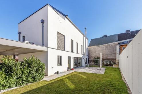 Modern und durchdacht! Familienhaus mit privatem Stadtgarten | 5 Zimmer | 2 Autostellplätze | Voll unterkellert
