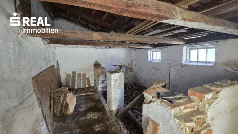 Stall/Holzlager