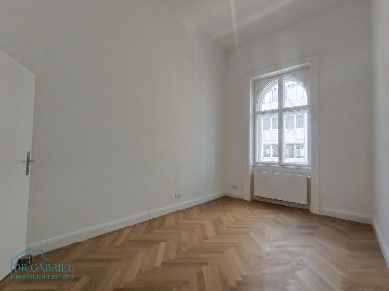 Schlafzimmer III