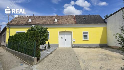 idyllisches Weinviertlerhaus mit riesigem uneinsehbarem Innenhof und Stadl