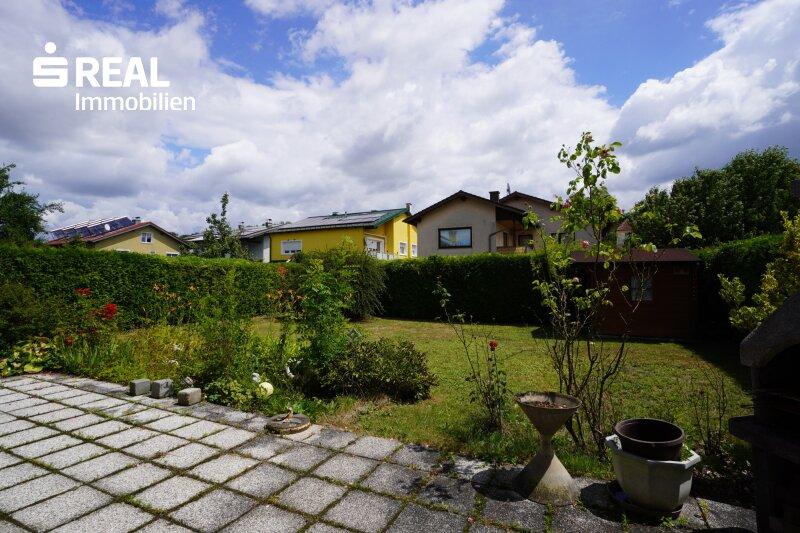 Garten mit Terrasse
