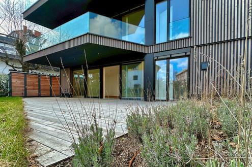 Grozgige Familienwohnung mit groem Eigengarten