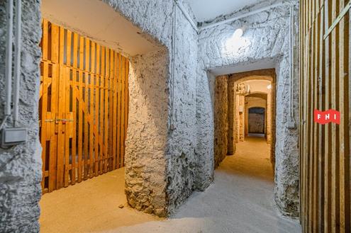 Komfortable Altbau Wohnung im Zentrum