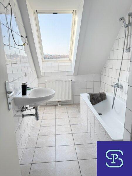 Bad mit Wanne