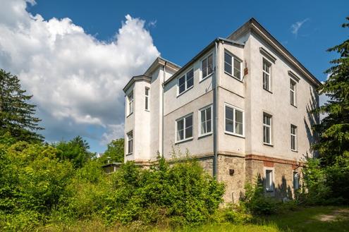++NEU++ Tolle Zinsvilla mit uneinsehbarem Grund in Bad Vslau, groes Ausbaupotenzial!
