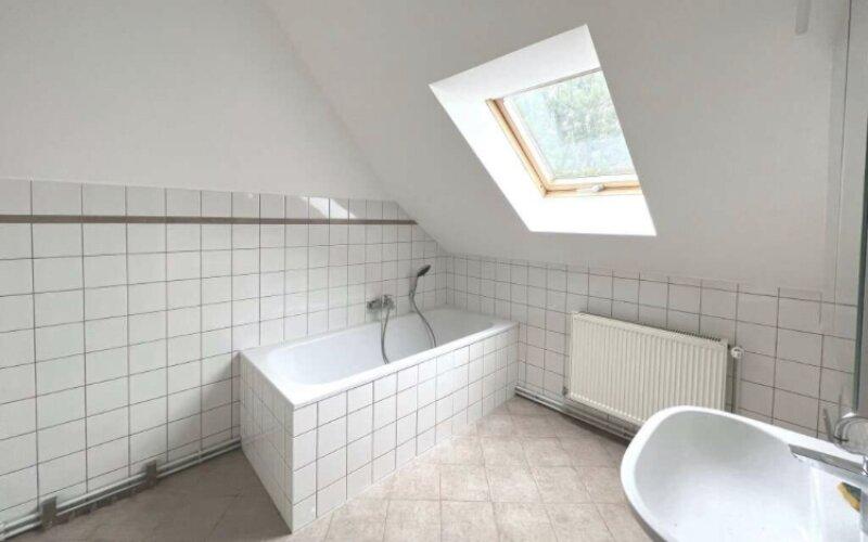 Bad mit Wanne