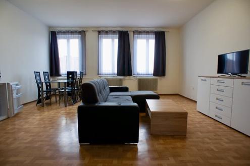 Charmante Dachgeschoßwohnung in Gmünd: 1 Zimmer + Wohnküche!