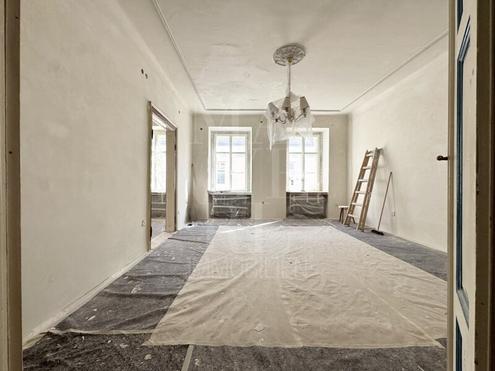 Helle Altbauwohnung - Biedermeierhaus hinterm Rathaus