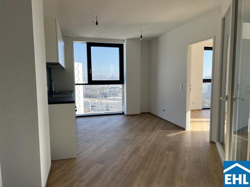 ERSTBEZUG! WG-geeignete 4 Zimmer Wohnung mit Einbauküche im 18.OG!
