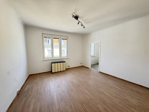 *Sanierungsbedürftiger Pärchenhit in absoluter Ruhelage bei Hernals* Ab sofort verfügbar!*
