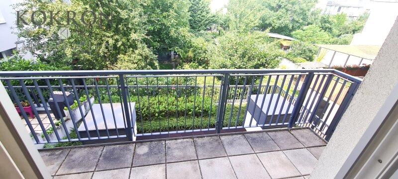 groer Balkon mit Grnblick