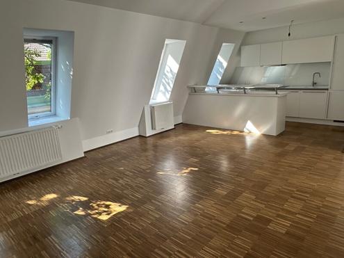 TRAUMHAFTE DACHTERRASSENWOHNUNG  !