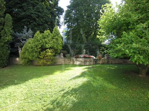 Sehr schöne Wohnung in Cottage-Villa (mit Gartennutzung)