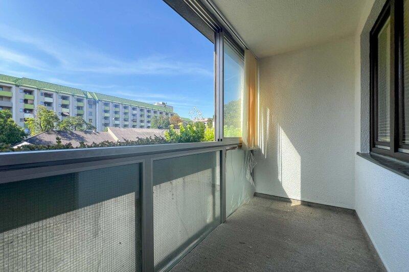 Loggia West