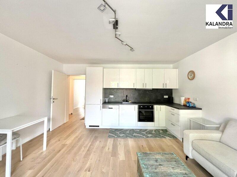 Wohnzimmer mit offener Kche