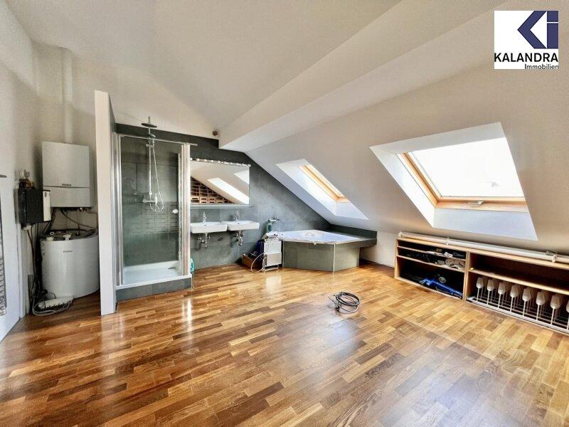 Schlafzimmer 2 (mit offenem Badezimmer)
