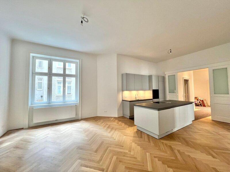 Ezimmer mit offener Kche 
