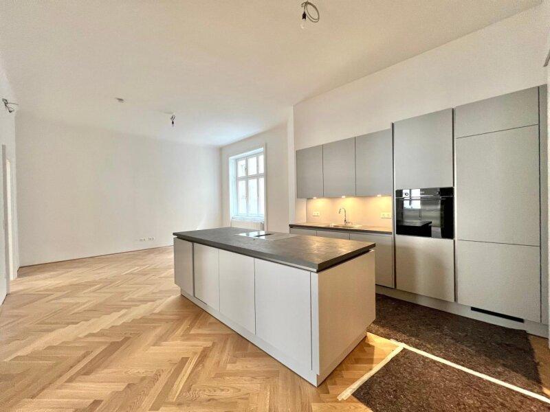 Ezimmer mit offener Kche 