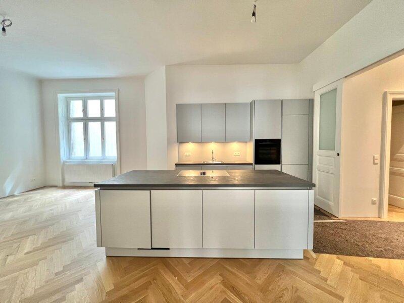 Ezimmer mit offener Kche 
